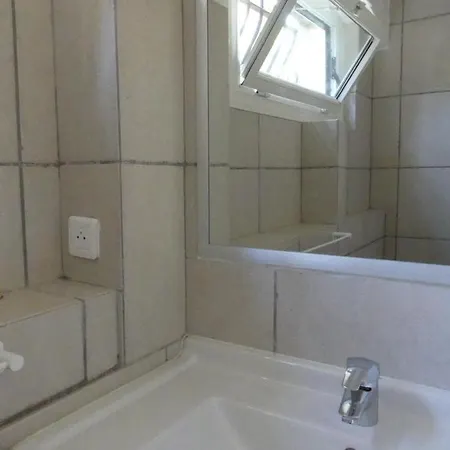 Rez De Jardin Au Calme Et Proche Apartment *