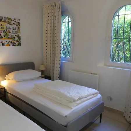 Rez De Jardin Au Calme Et Proche Apartment Mandelieu-la-Napoule